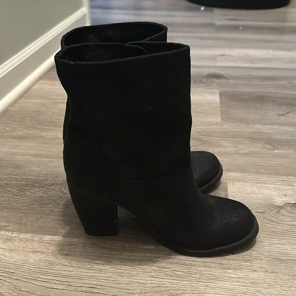 Sbicca black boots, like new, can wear up or down - Picture 8 of 9